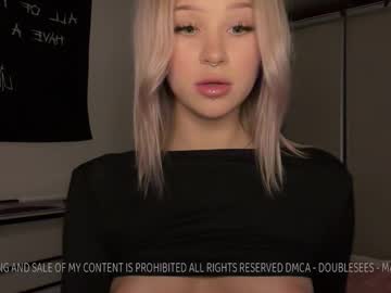 girl
        doublesees cam image #6518257