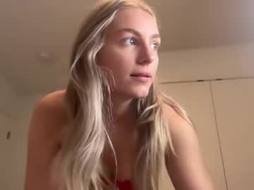 girl
        summerlovingg cam image #4378480