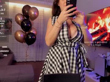 girl
        victorias_world cam image #6711459