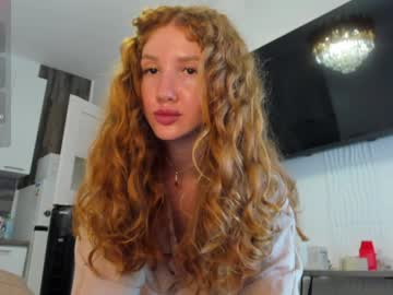 girl
        jerkoffstation cam image #4887272