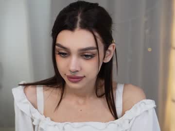 girl
        karina_amiri cam image #4712944