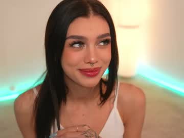 girl
        karina_amiri cam image #6501227