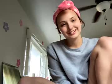girl
        lunalou444 cam image #3653062