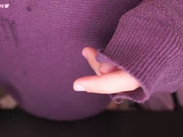 girl
        evelynpiers cam image #1320016