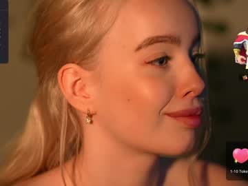 girl
        mother__of__dragons cam image #3207872