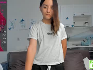 girl
        karalyons cam image #2091764