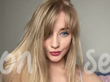girl
        emma_lov2 cam image #533469
