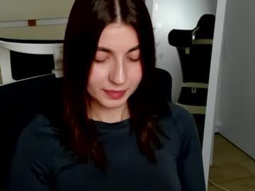 girl
        stacy_cy cam image #5385600