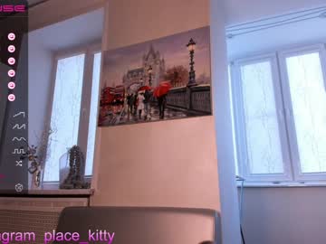 girl
        cassandra_moore cam image #1079297