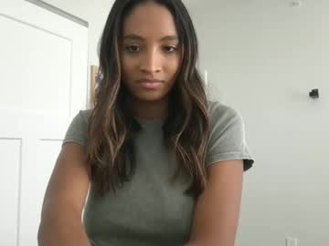 girl
        therealgiana cam image #6017397