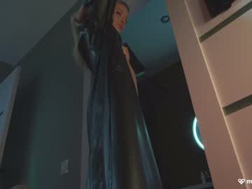 girl
        agent_blonde cam image #6721497