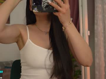 girl
        sweety_rinushka_ cam image #4837384