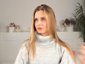 girl
        oliviasolis cam image #680202