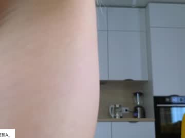 girl
        ella__sweety cam image #4775333