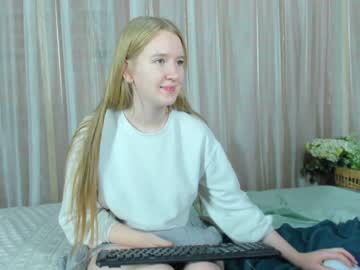 girl
        maniasoft cam image #288015