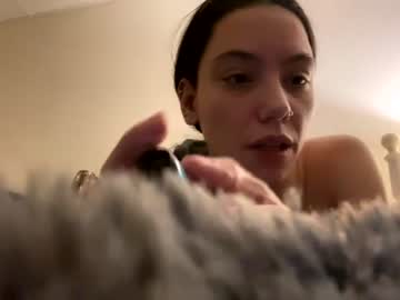 girl
        star2023765430 cam image #975903