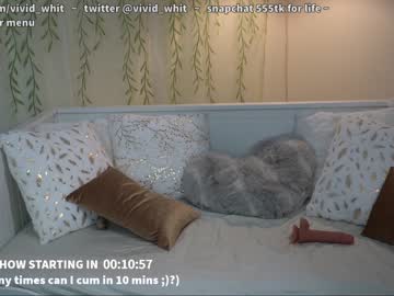 girl
        vivid_whit cam image #1341488