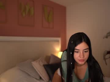 girl
        winona__ cam image #4365687