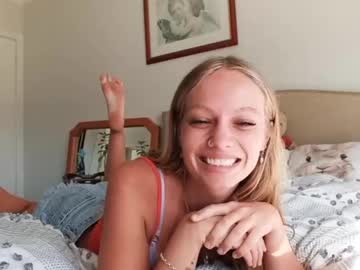girl
        lexifever cam image #4952986