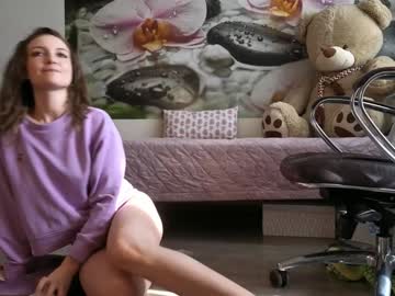girl
        jennycutey cam image #6263456