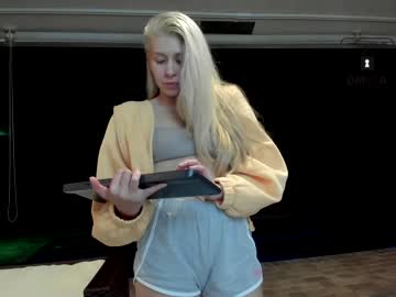girl
        meggieshy cam image #473033