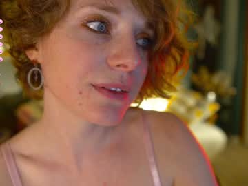 girl
        _the_sun_ cam image #5289256