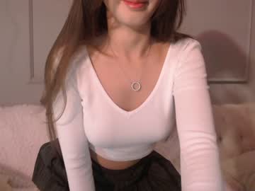 girl
        sarasuo cam image #2759814