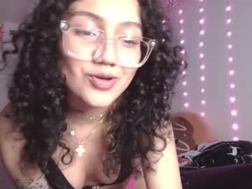 girl
        miaxrain cam image #6405389