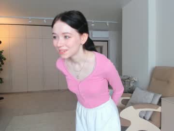 girl
        oki_dokie cam image #1602333