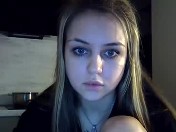 girl
        starshinex cam image #3546846