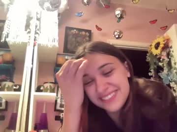 girl
        fairygirlcait cam image #4107274