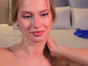 girl
        ella_twinkle cam image #5489333