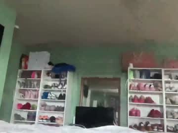 girl
        oftenelle cam image #1752294