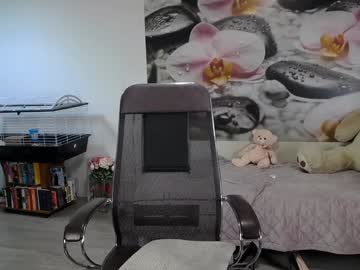 girl
        jennycutey cam image #5649382