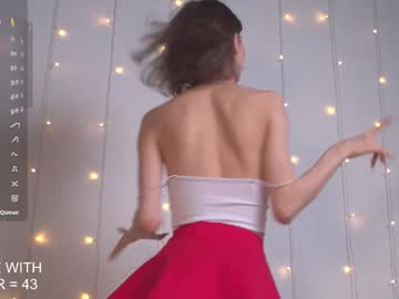 girl
        happynewdear cam image #6090986