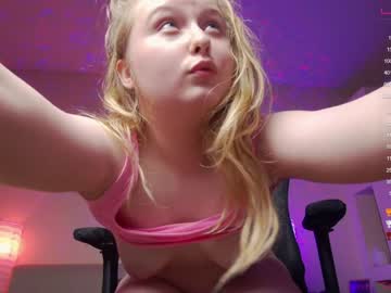 girl
        teeencute cam image #1232278