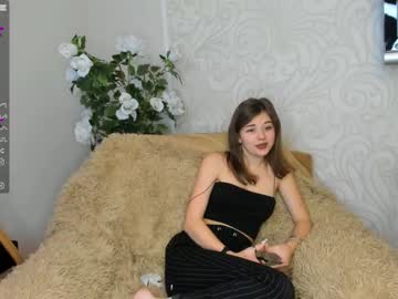 girl
        margarethubbard cam image #92201