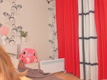 girl
        mila_milka_ cam image #2309080