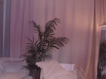 girl
        sarasuo cam image #2149320