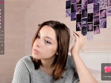 girl
        darling_kira cam image #91430