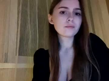 girl
        jennyjansen cam image #2432334