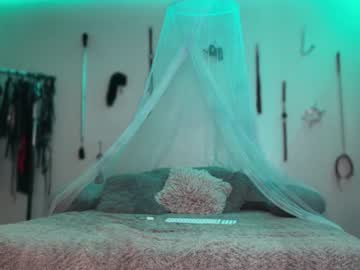 couple
        jinxy_moans cam image #3530450
