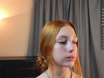 girl
        shirleywhitney cam image #2367114