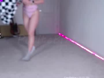 girl
        petitebrat cam image #6575214