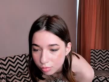 girl
        taiteemberton cam image #4166535