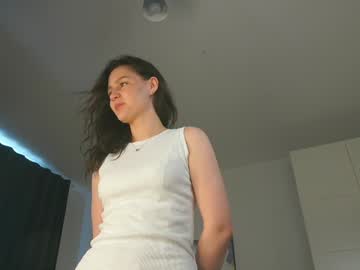girl
        ksyushy cam image #5028032