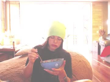 girl
        kendalltyler cam image #3681610