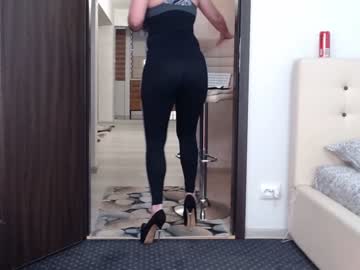 girl
        carmela_fox cam image #310487