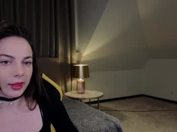 girl
        alina_054_ cam image #4801789