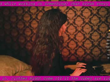 girl
        ingennui cam image #3891158